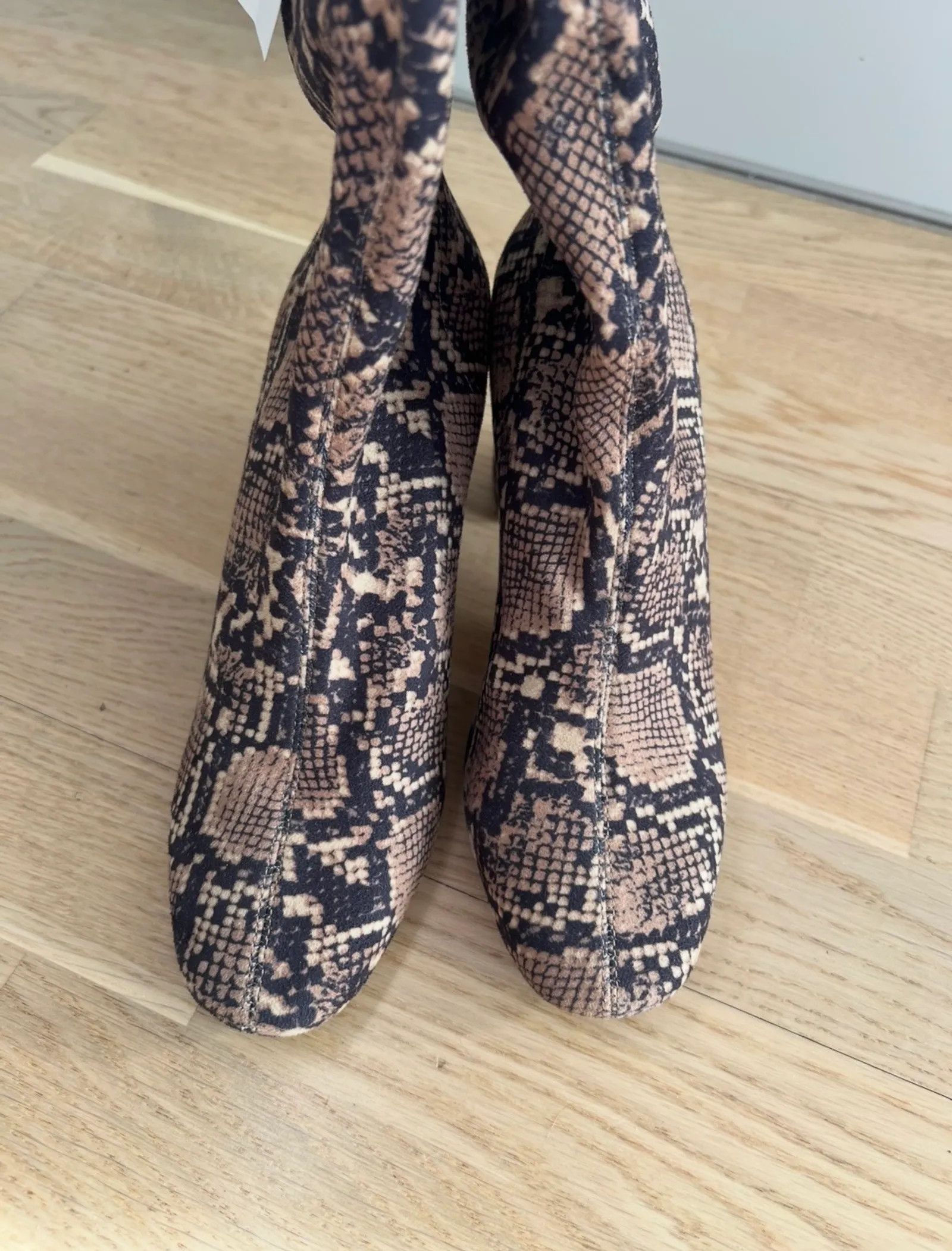H&M H&M Boots Size US 6 / IT 36 - 2 Thumbnail