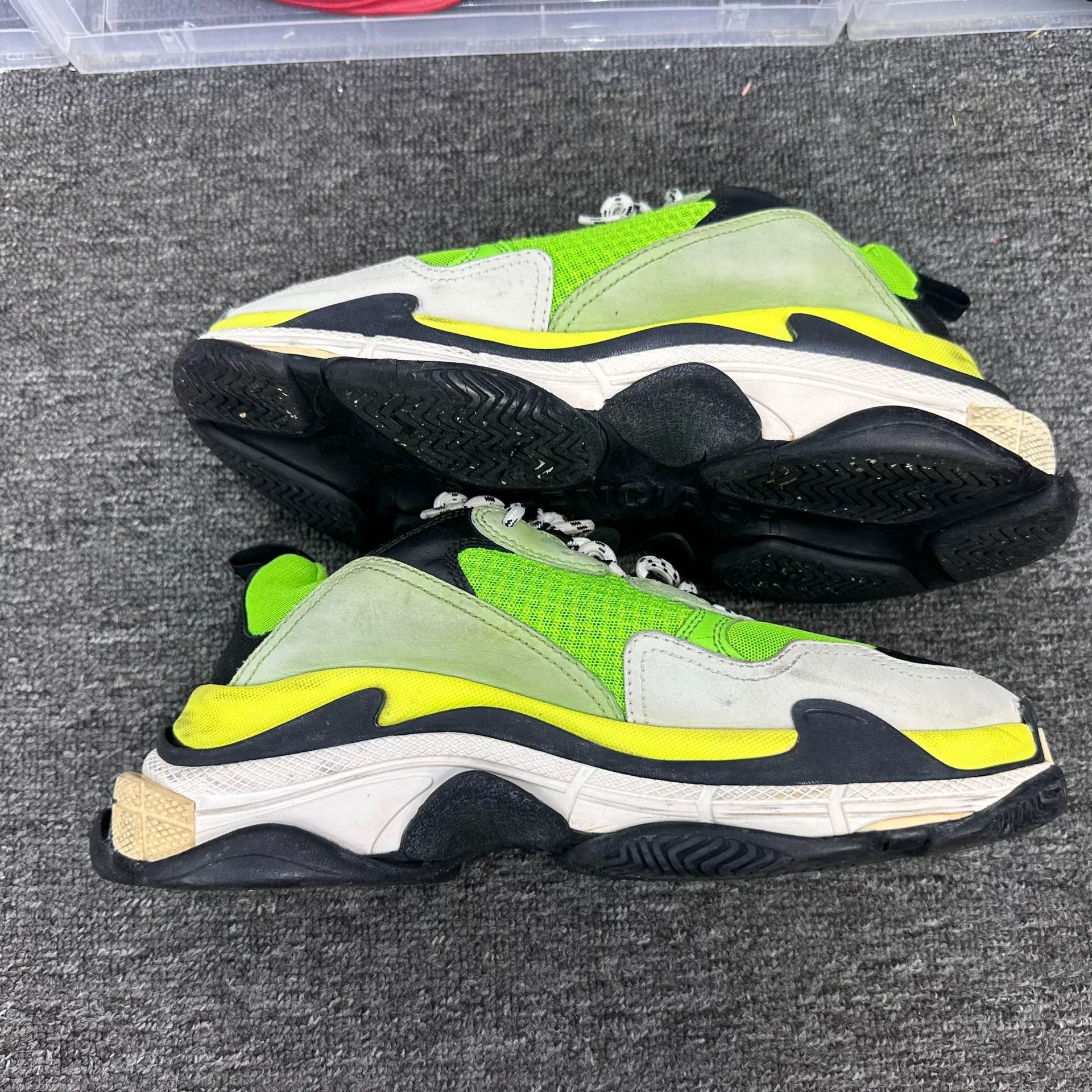Balenciaga Balenciaga Green Lowtop Sneakers 9 Men Size US 9 / EU 42 - 3 Thumbnail