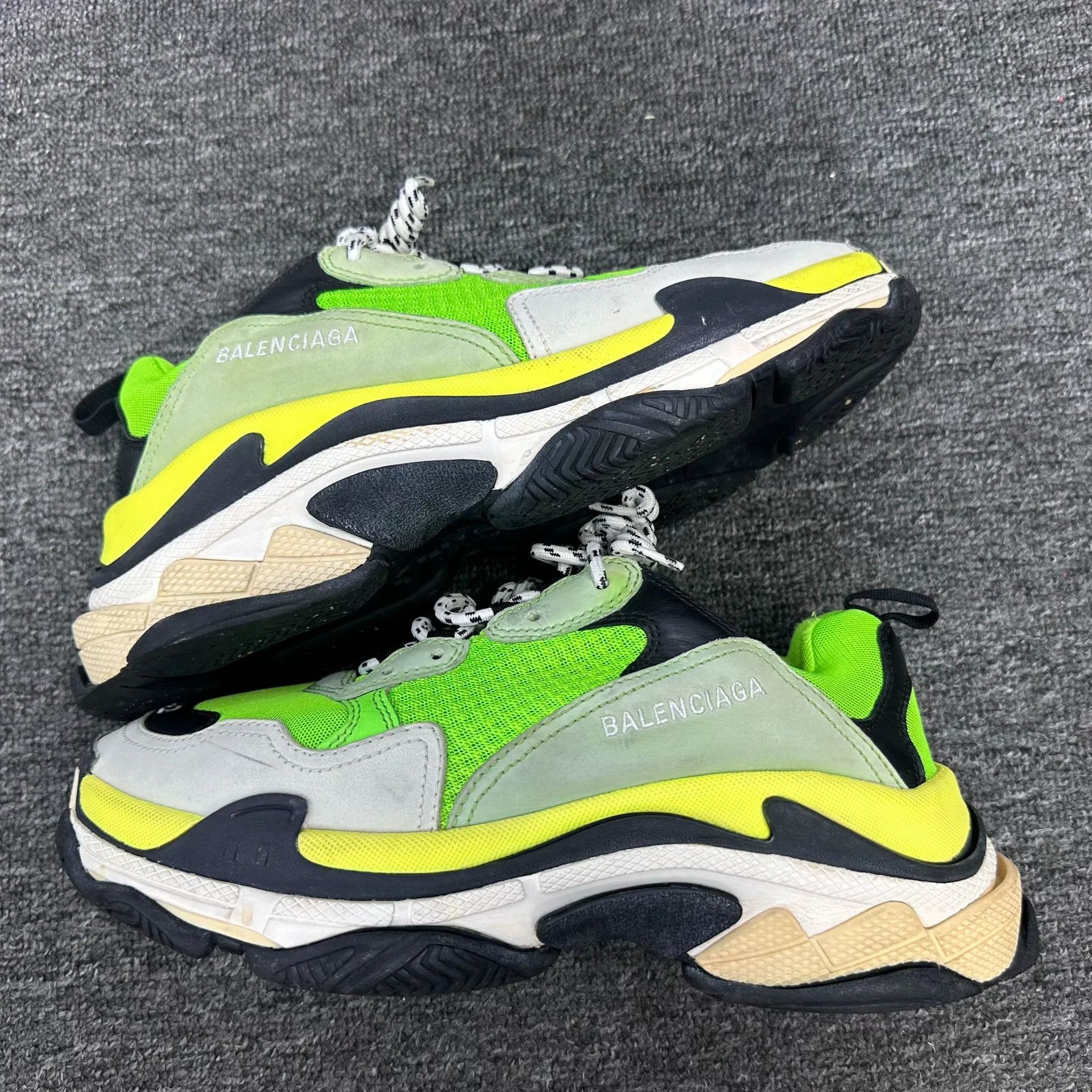 Balenciaga Balenciaga Green Lowtop Sneakers 9 Men Size US 9 / EU 42 - 2 Thumbnail