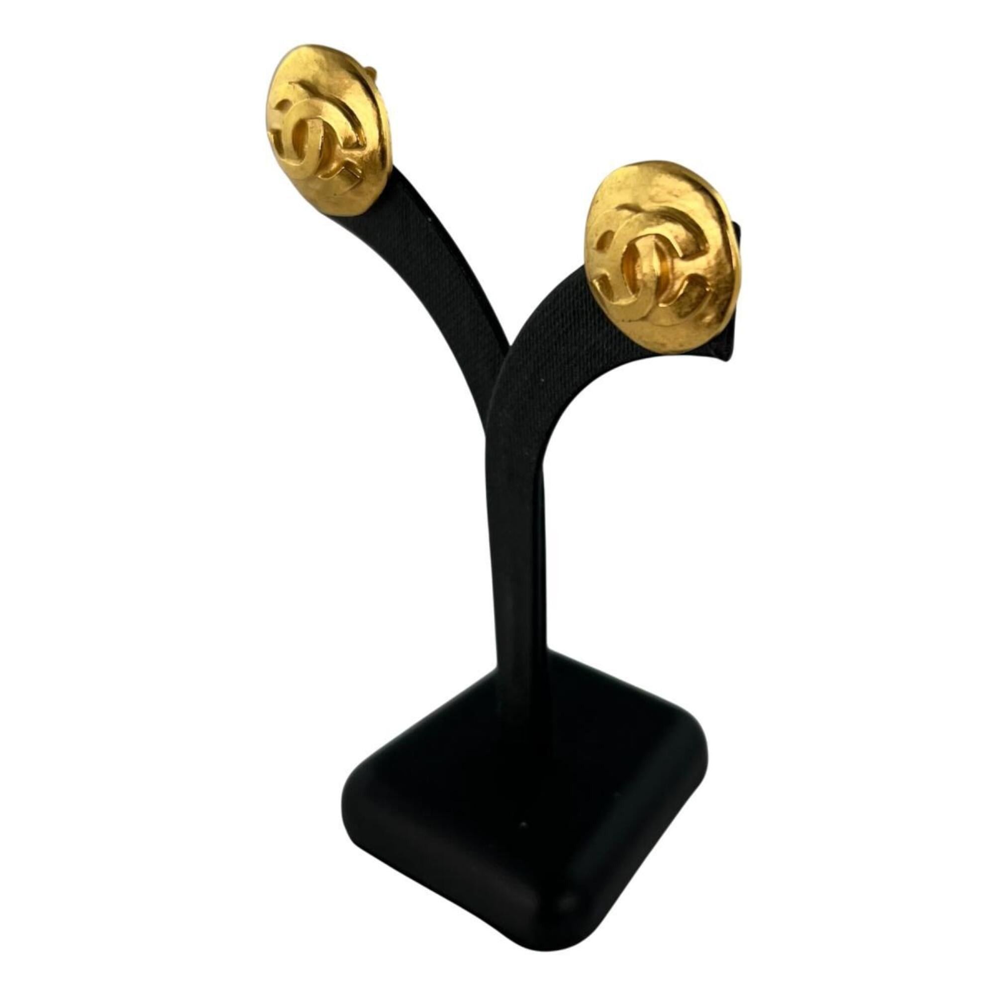 Chanel Chanel earrings, round turnlock style, Coco Mark, GP gold. Size ONE SIZE - 5 Thumbnail