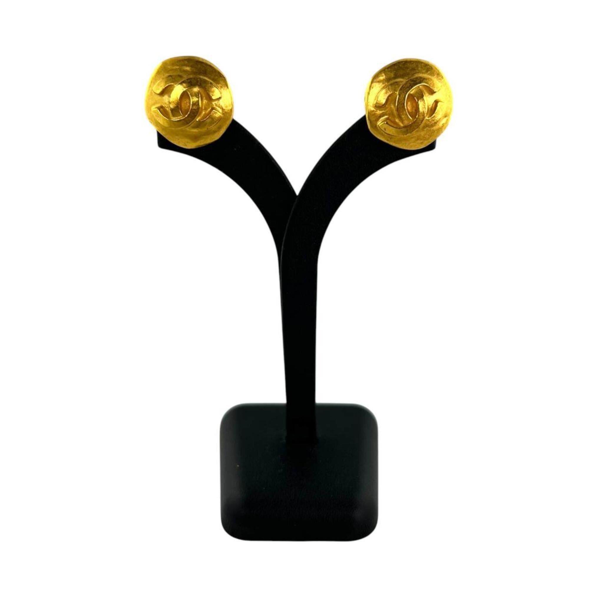 Chanel Chanel earrings, round turnlock style, Coco Mark, GP gold. Size ONE SIZE - 3 Thumbnail
