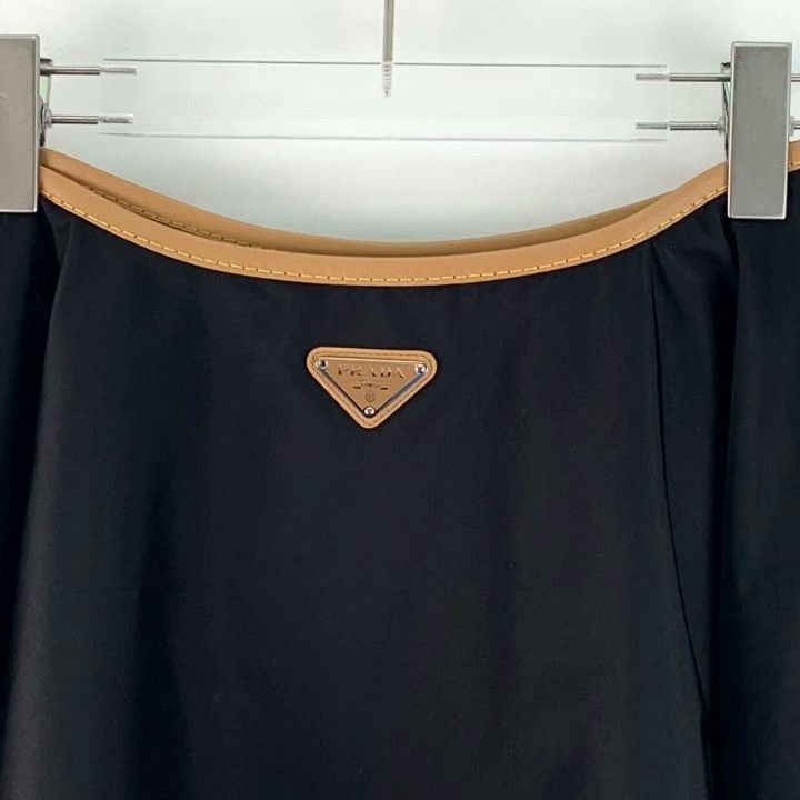 Prada Prada 2023 Black Triangle Logo Casual Midi Skirt Size 36" / US 14 / IT 50 - 5 Thumbnail