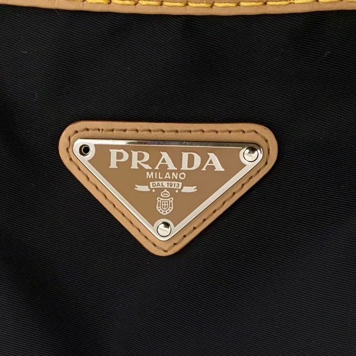 Prada Prada 2023 Black Triangle Logo Casual Midi Skirt Size 36" / US 14 / IT 50 - 6 Thumbnail
