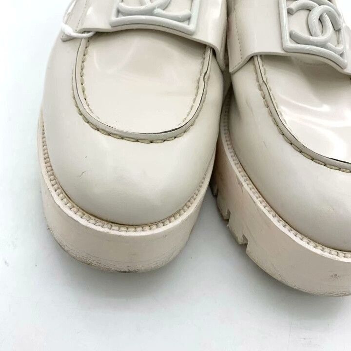 Chanel Chanel White Logo Platform Loafers 38.5 Size US 7.5 / IT 37.5 - 9 Thumbnail