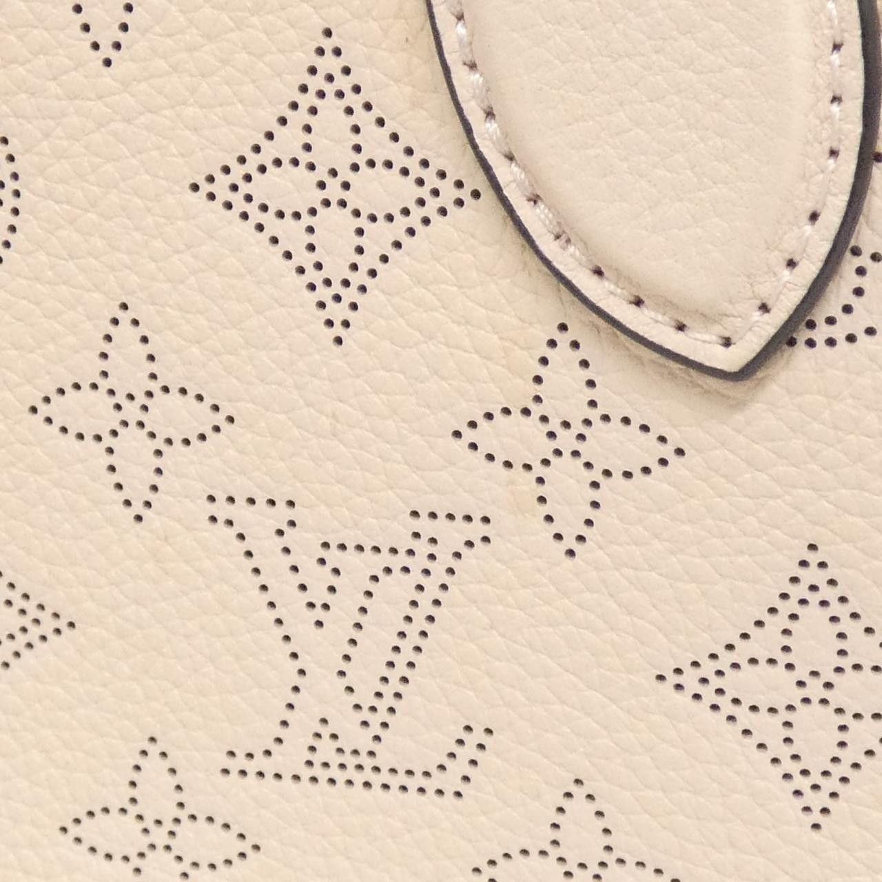 Louis Vuitton Louis Vuitton Louis Vuitton Mahina Blossom Calf Handbag Leather Shoulder Bag M23196 DUTY FREE for USA Size ONE SIZE - 6 Thumbnail