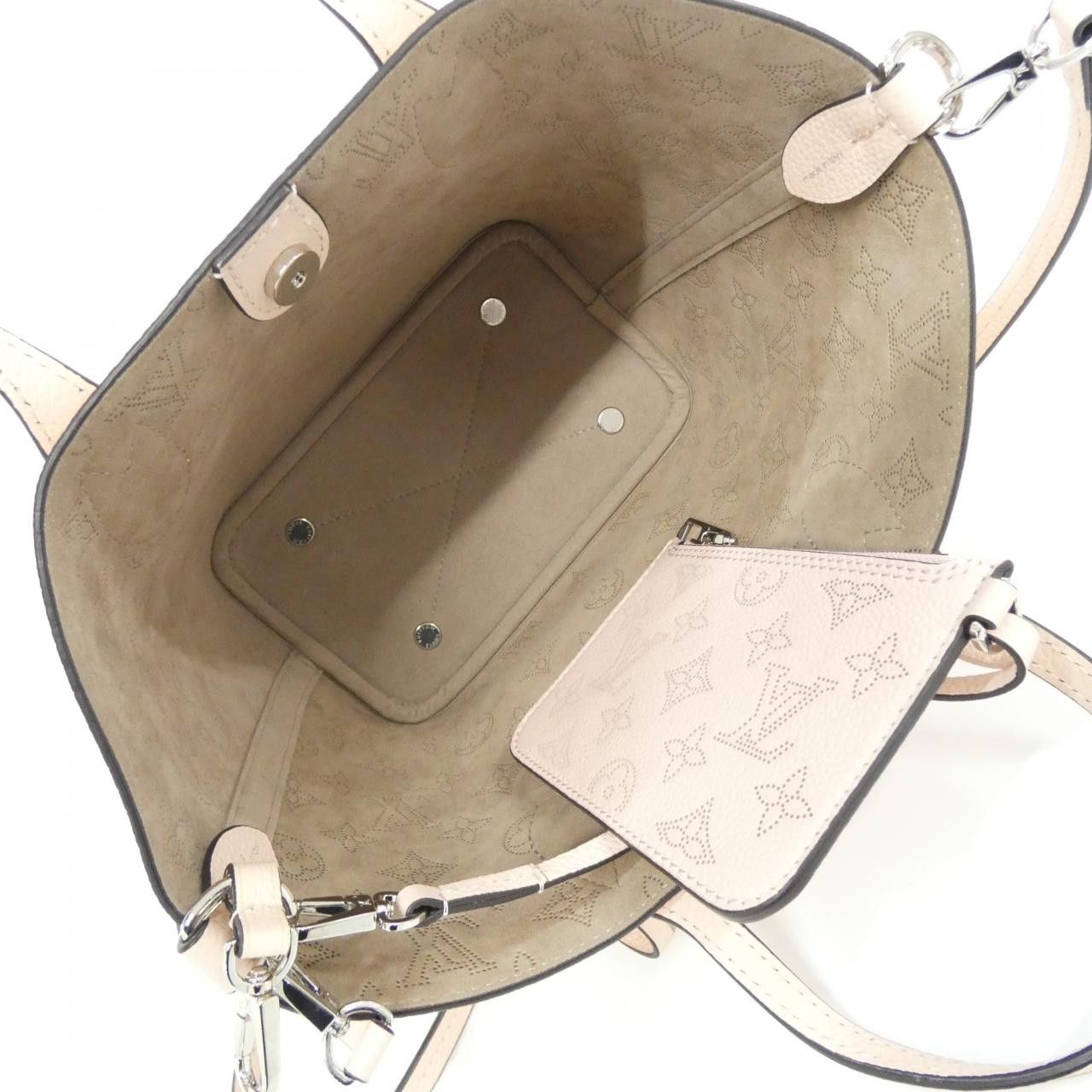 Louis Vuitton Louis Vuitton Louis Vuitton Mahina Blossom Calf Handbag Leather Shoulder Bag M23196 DUTY FREE for USA Size ONE SIZE - 8 Thumbnail