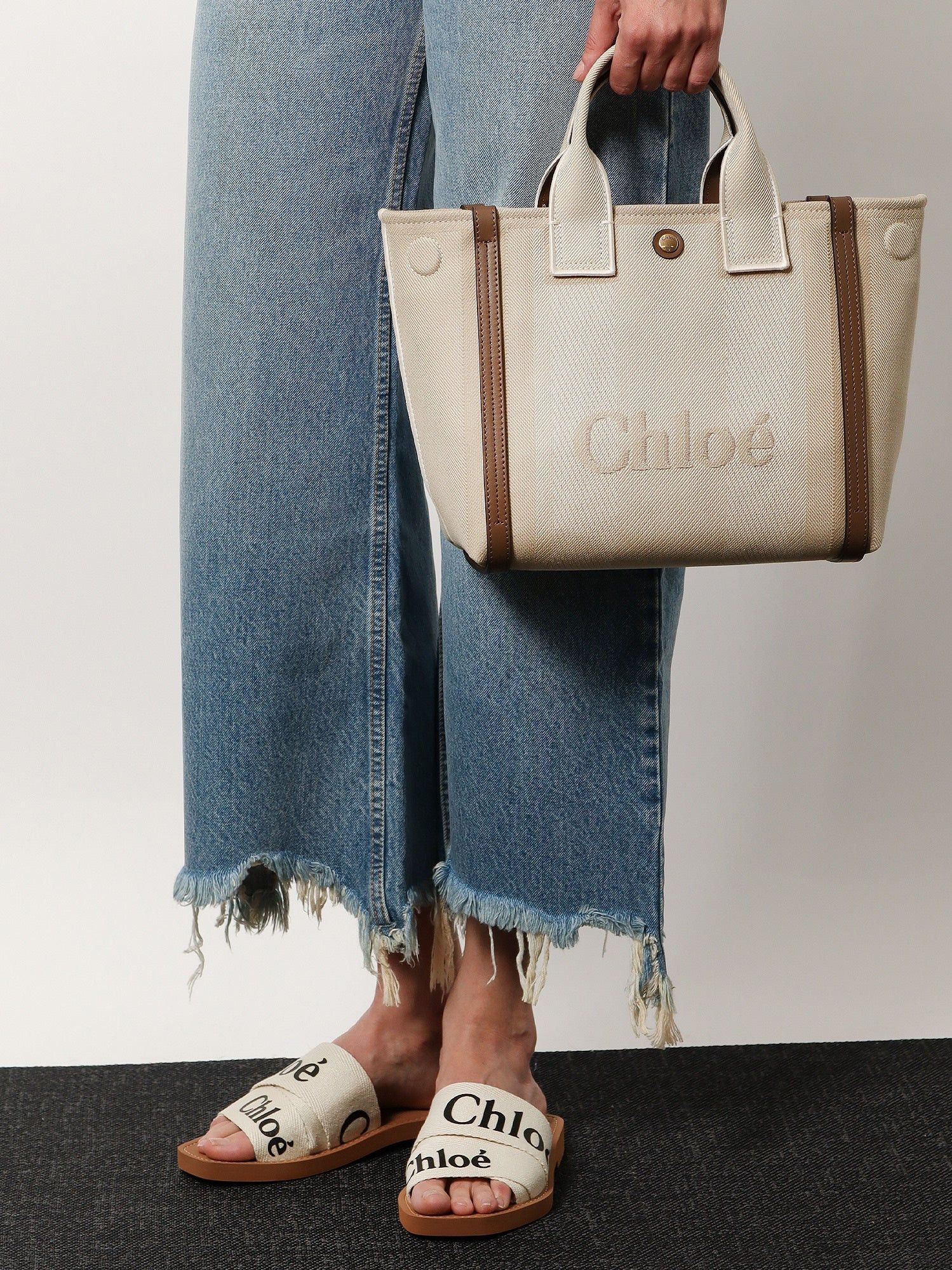 Chloe Chloe Carry Canvas Crossbody Bag With Oversized Logo On The Front Size ONE SIZE - 2 Thumbnail