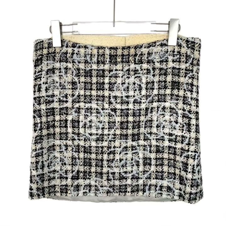 Chanel Chanel Camellia Pearl Button Knitted Bustier Top Size XS / US 0-2 / IT 36-38 - 2 Thumbnail