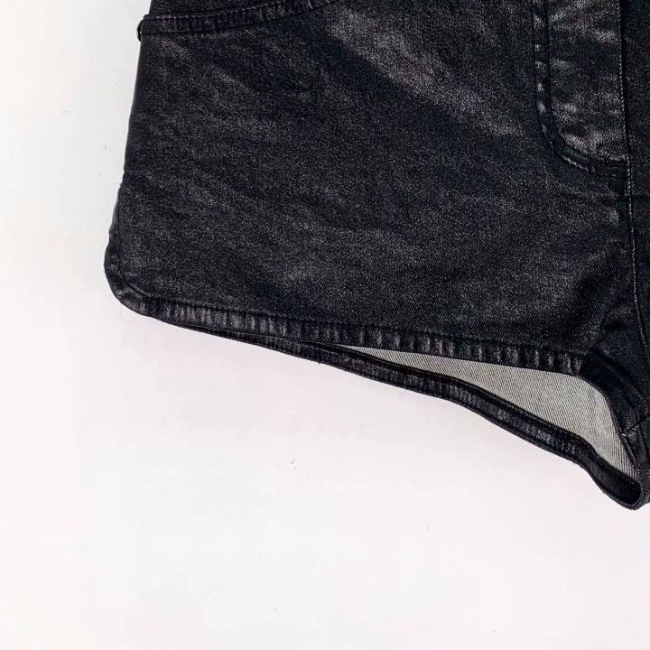 Chanel Chanel Black Coated Cotton Casual Shorts Size 36" / US 14 / IT 50 - 4 Thumbnail