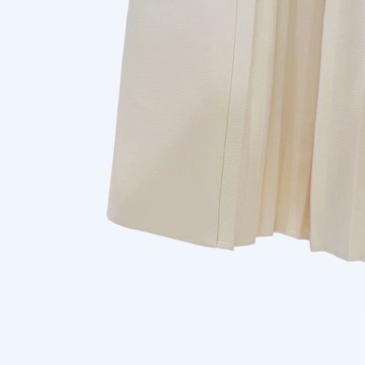 Gucci Gucci Pleated Silk Round Neck Short Sleeve Dress Size XS / US 0-2 / IT 36-38 - 4 Thumbnail