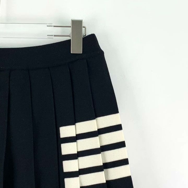 Thom Browne Thom Browne Classic Four-Bar Wool Pleated Skirt Size 40" / US 18 - 3 Thumbnail