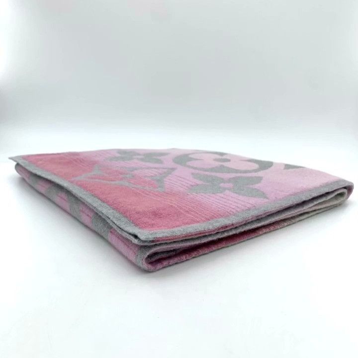 Louis Vuitton Louis Vuitton Pink Gradient Knit Scarf Size ONE SIZE - 2 Thumbnail