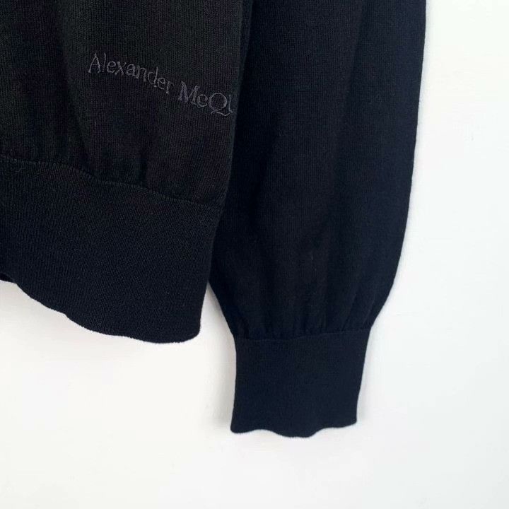 Alexander McQueen Alexander McQueen Logo Embroidery Crewneck Knit Size XS / US 0-2 / IT 36-38 - 4 Thumbnail