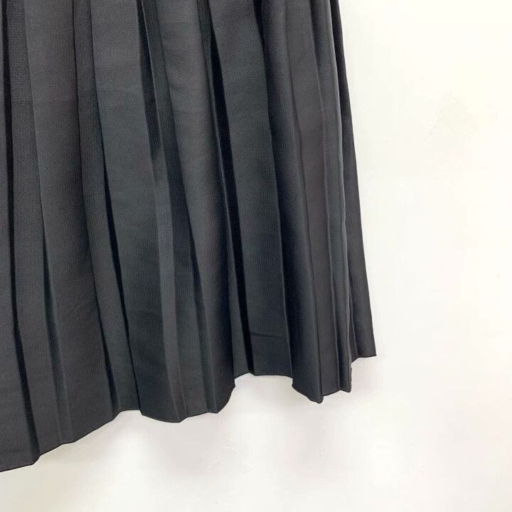 Louis Vuitton Louis Vuitton Black Silk Pleated Skirt Size 38" / US 16 / IT 52 - 4 Thumbnail