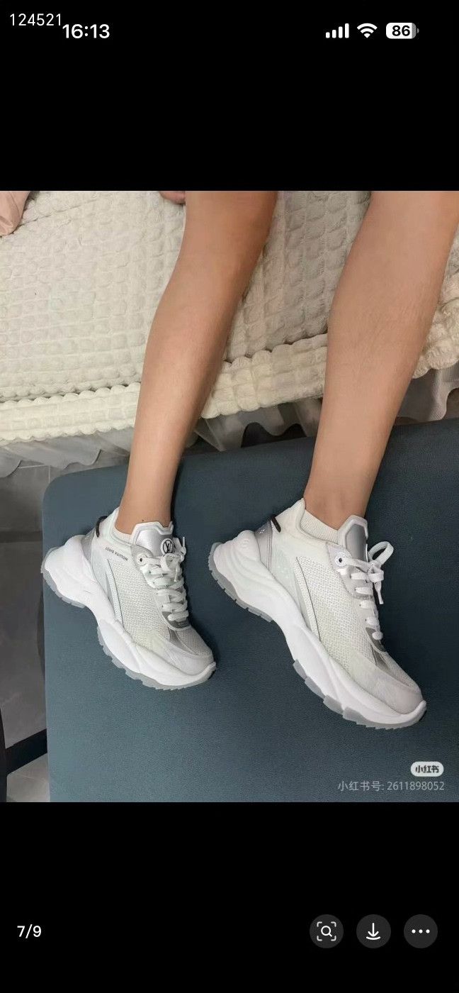 Louis Vuitton Louis Vuitton Run 55 Women's Sneaker Size US 5 / IT 35 - 9 Thumbnail