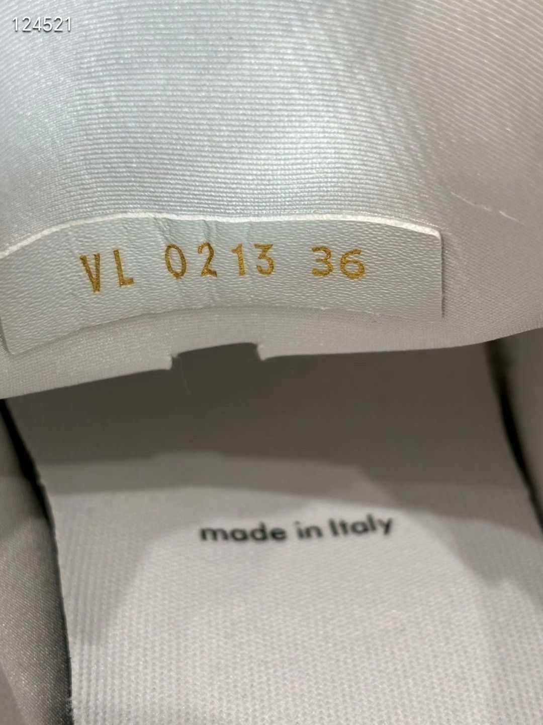 Louis Vuitton Louis Vuitton Run 55 Women's Sneakers Size US 5 / IT 35 - 5 Thumbnail