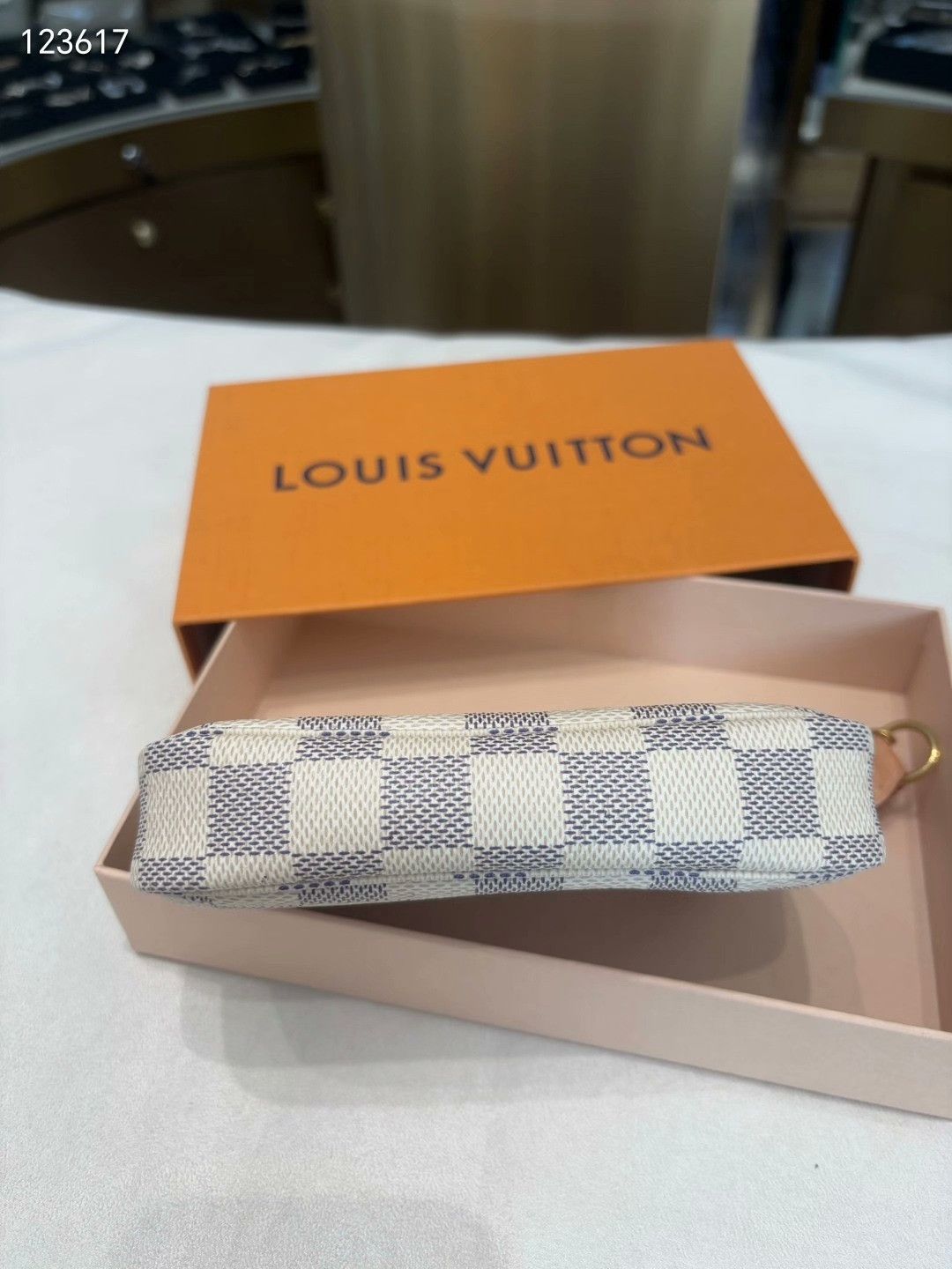 Louis Vuitton LV White Damier Mini Mahjong Coin Purse Size ONE SIZE - 4 Thumbnail