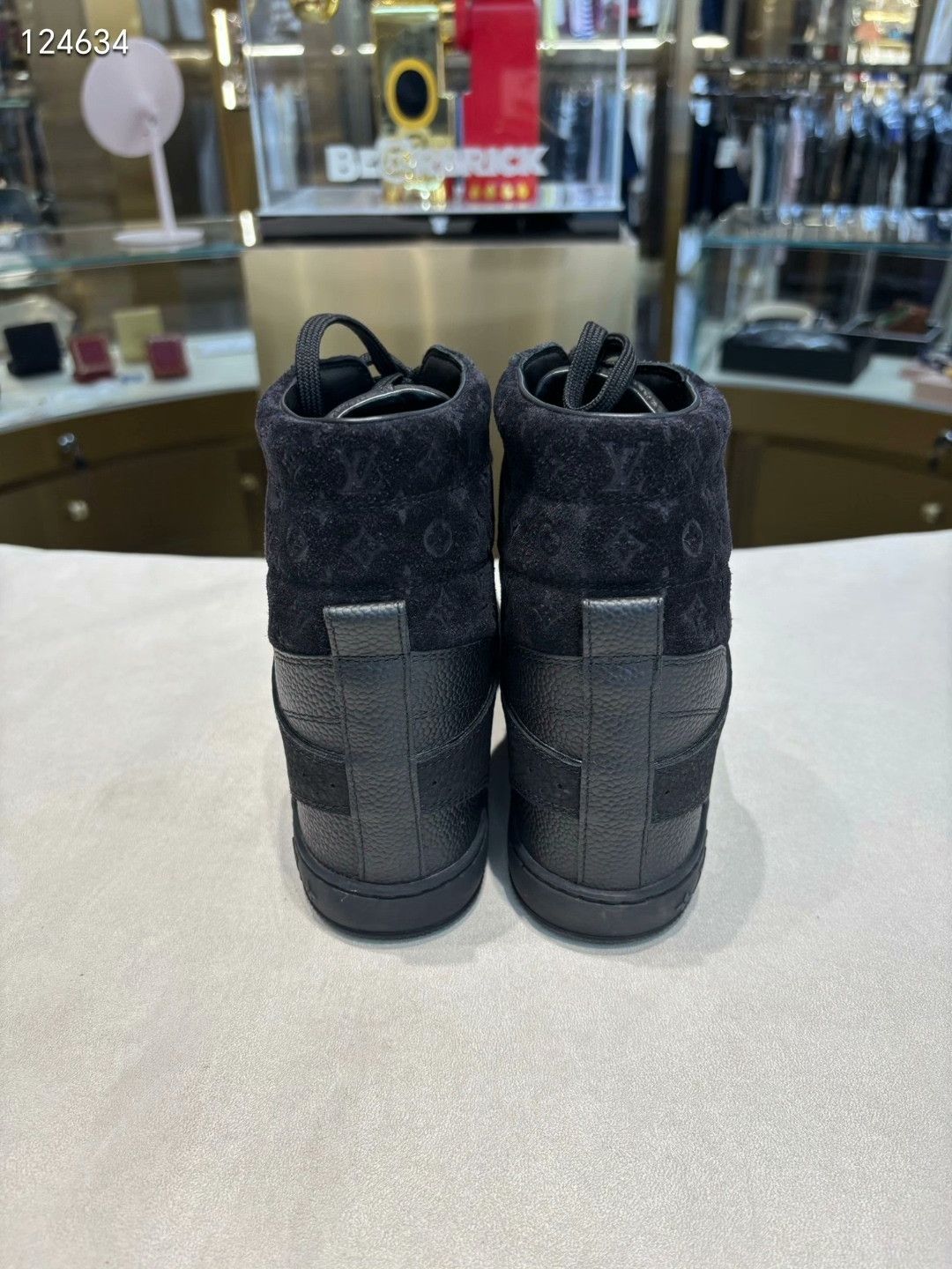 Louis Vuitton Louis Vuitton Monogram High-Top Shoes Size US 6 / IT 36 - 4 Thumbnail