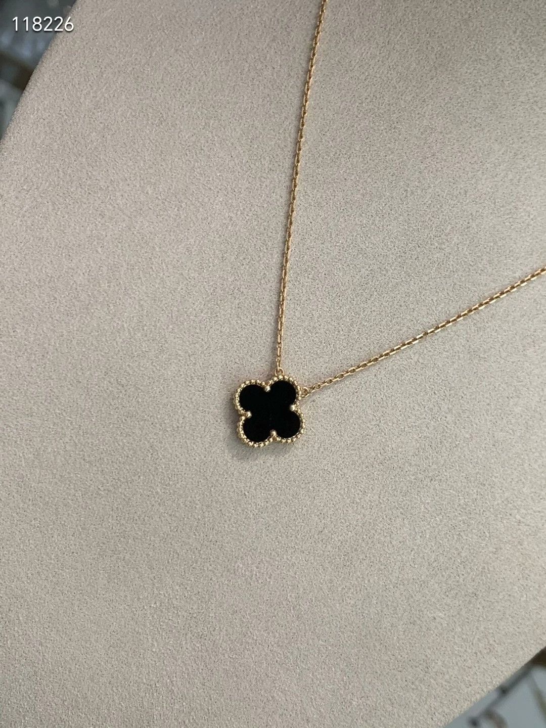 Van Cleef & Arpels Vca Medium Black Flower Necklace Size ONE SIZE - 2 Thumbnail