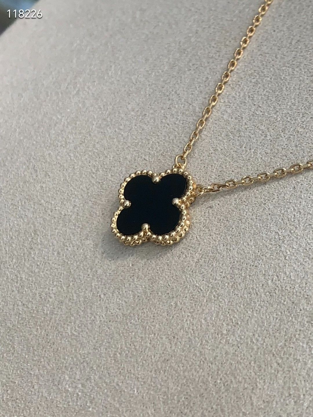 Van Cleef & Arpels Vca Medium Black Flower Necklace Size ONE SIZE - 3 Thumbnail