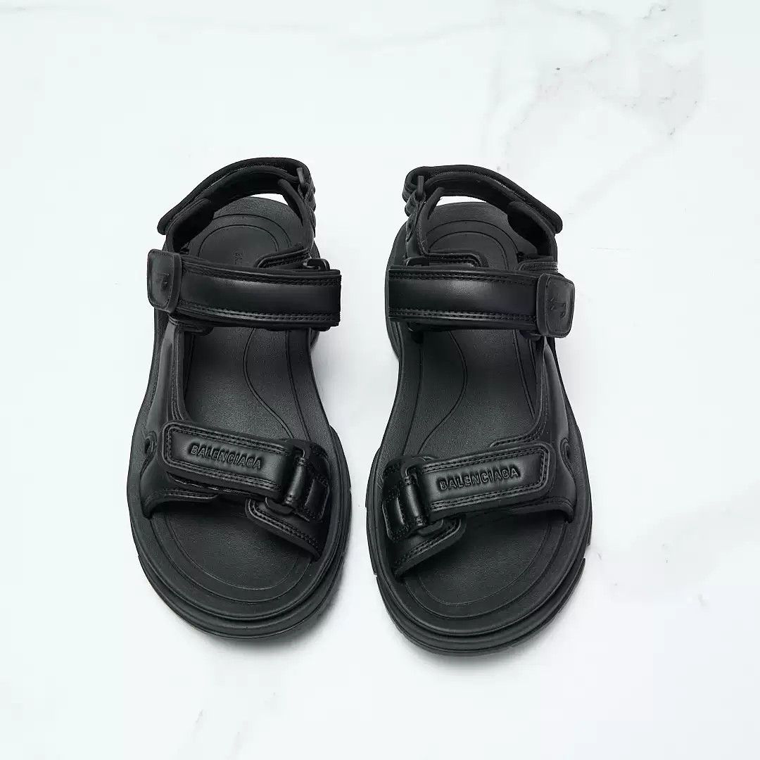Balenciaga Balenciaga Women's Embossed Beach Sandals Size US 6 / IT 36 - 3 Thumbnail