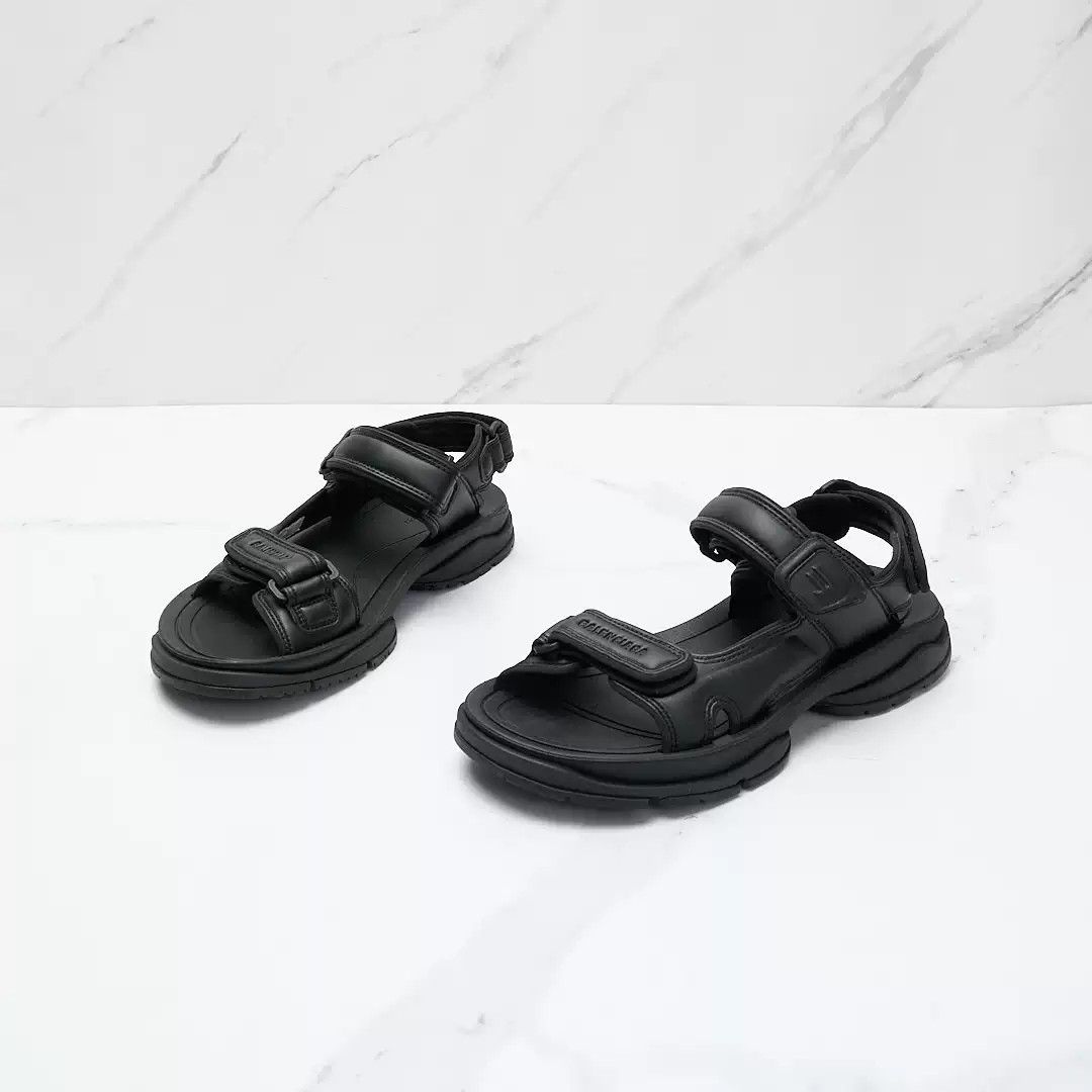 Balenciaga Balenciaga Women's Embossed Beach Sandals Size US 6 / IT 36 - 2 Thumbnail