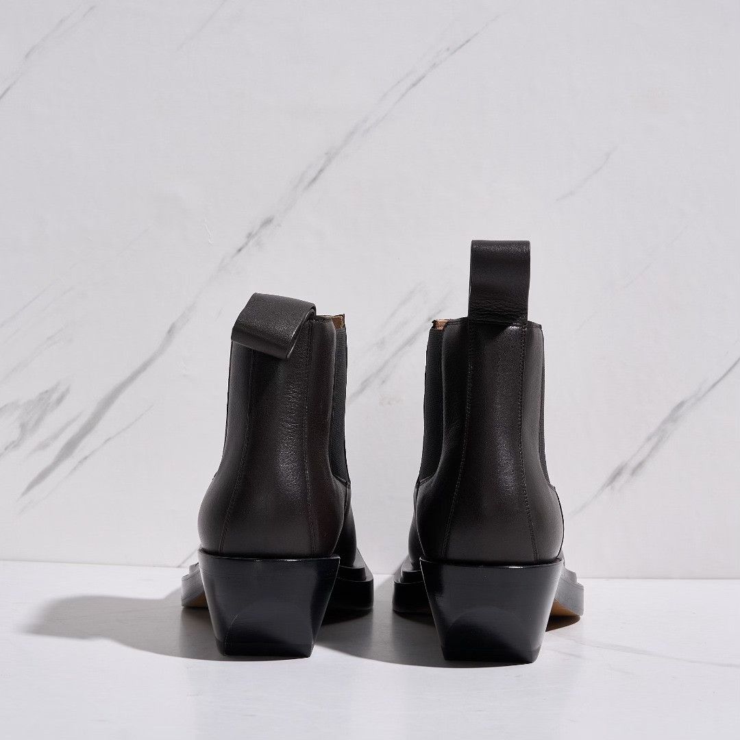 Bottega Veneta Bottega Veneta Unisex Minimalist Chelsea Boots Size US 8 / IT 38 - 5 Thumbnail