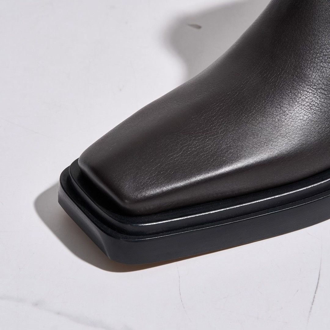 Bottega Veneta Bottega Veneta Unisex Minimalist Chelsea Boots Size US 8 / IT 38 - 4 Thumbnail
