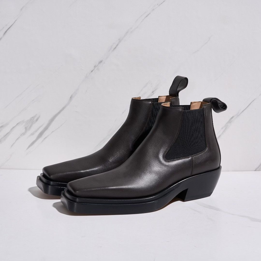 Bottega Veneta Bottega Veneta Unisex Minimalist Chelsea Boots Size US 8 / IT 38 - 2 Thumbnail