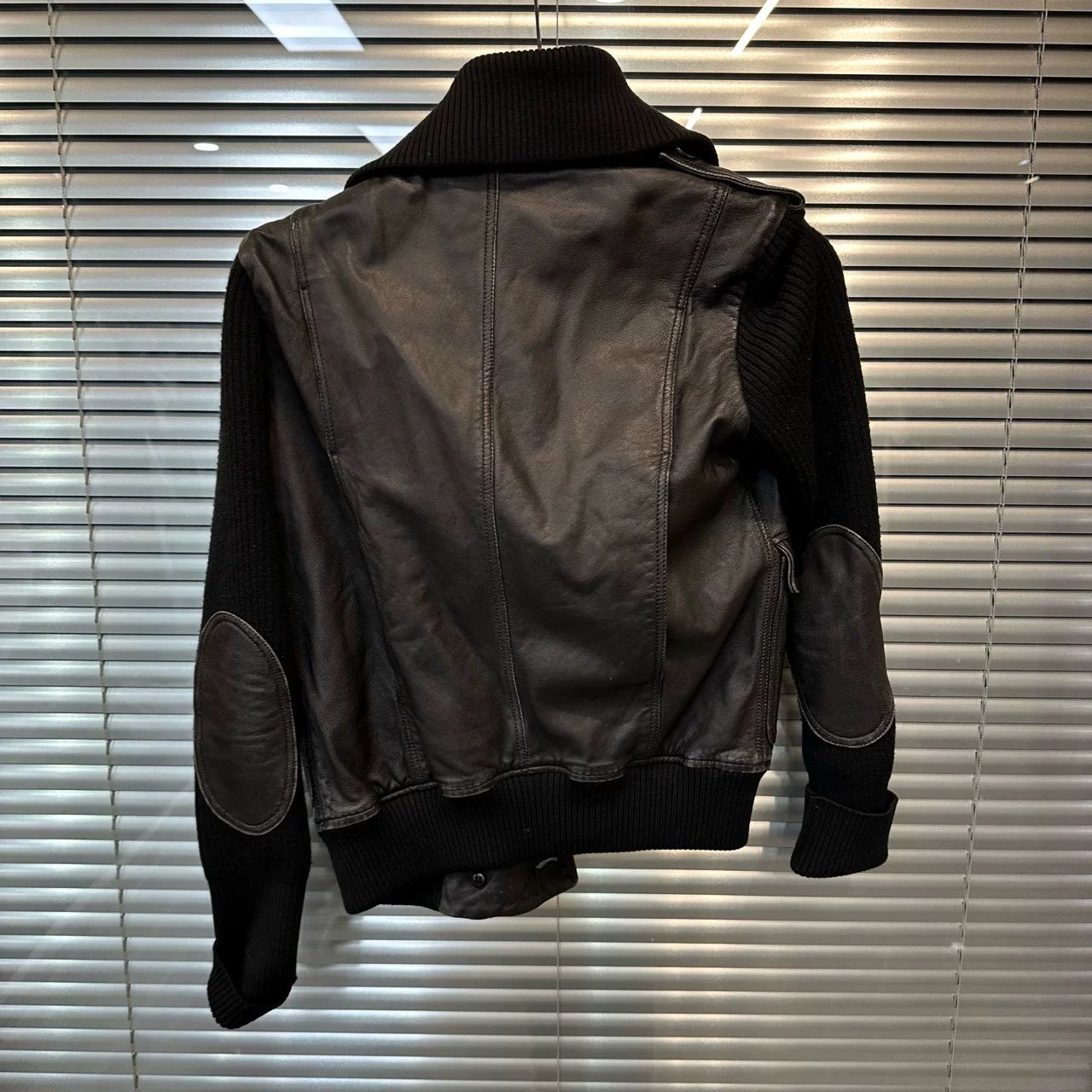 Burberry Burberry Black Lapel Leather Jacket Size XXS / US 00 / IT 34 - 2 Thumbnail