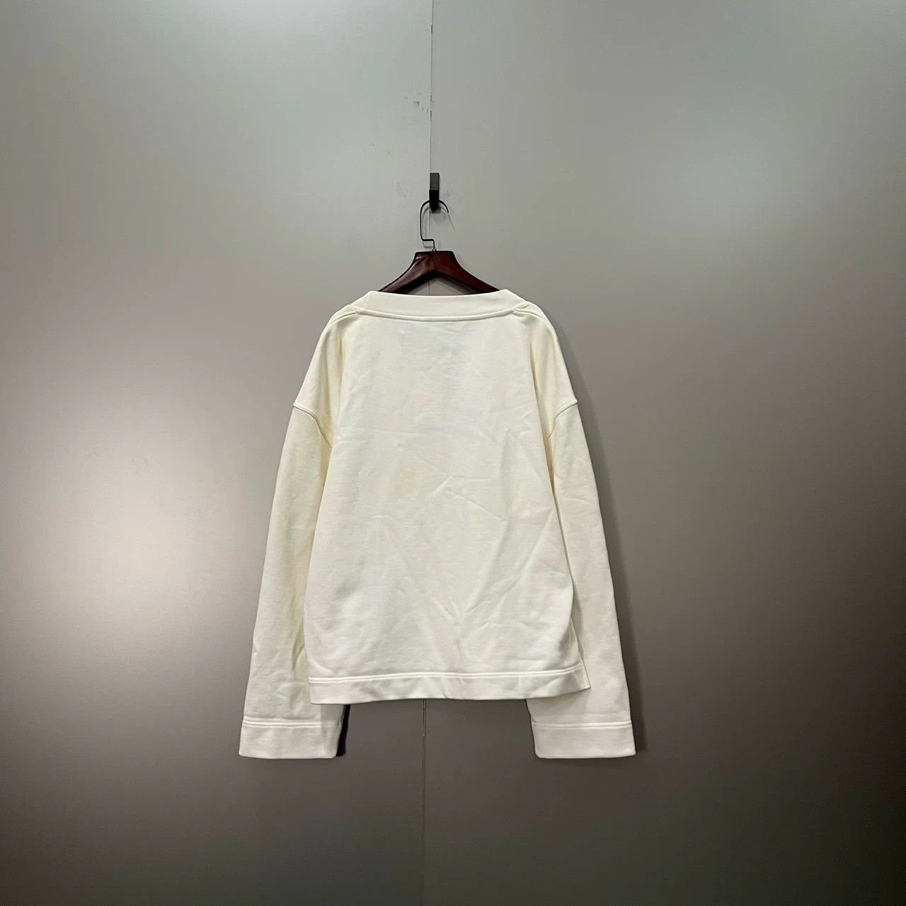 Burberry Burberry Crystal Pendant Sweatshirt Size L / US 10 / IT 46 - 3 Thumbnail