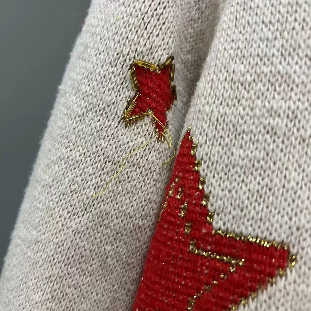 Gucci Gucci Sequin Pearl Embroidered Knit Cardigan Size M / US 6-8 / IT 42-44 - 5 Thumbnail