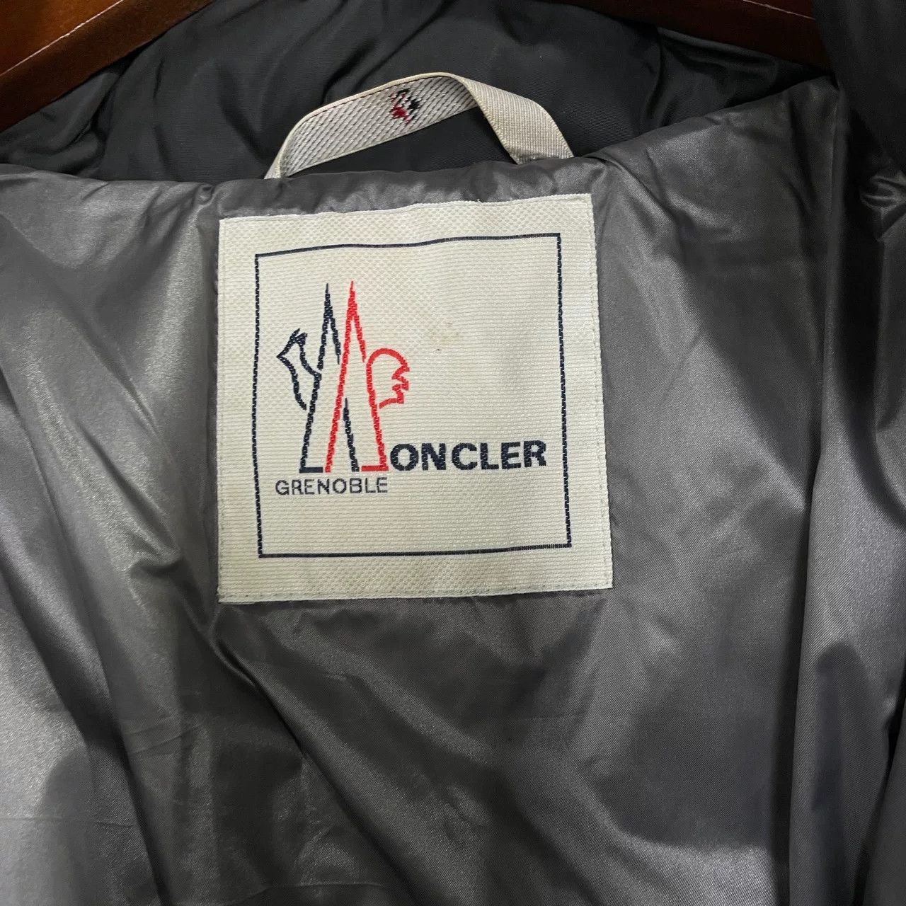 Moncler Moncler Navy Blue Down Jacket Size M / US 6-8 / IT 42-44 - 8 Thumbnail