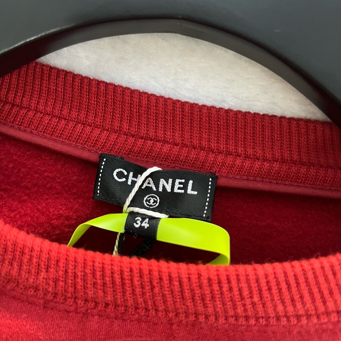 Chanel Chanel Red Letter Sweatshirt Size XXS / US 00 / IT 34 - 3 Thumbnail