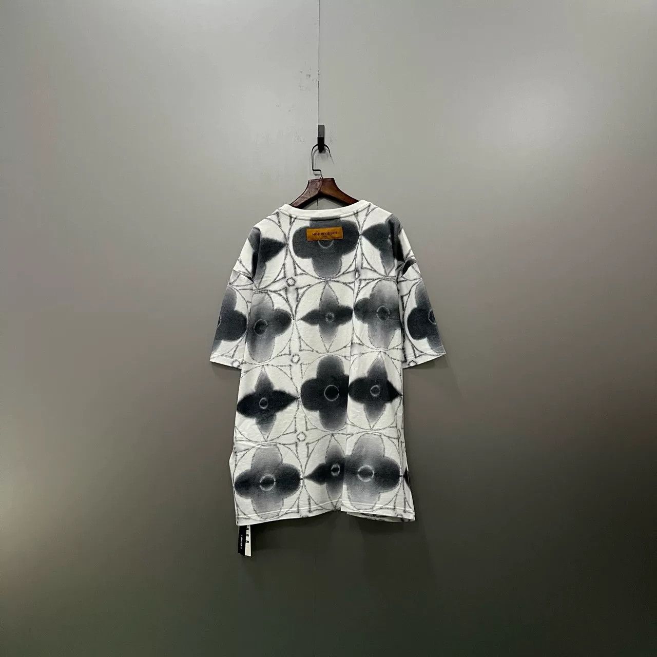 Louis Vuitton Louis Vuitton Tie-Dye Floral Print Short-Sleeve Size XL / US 12-14 / IT 48-50 - 2 Thumbnail