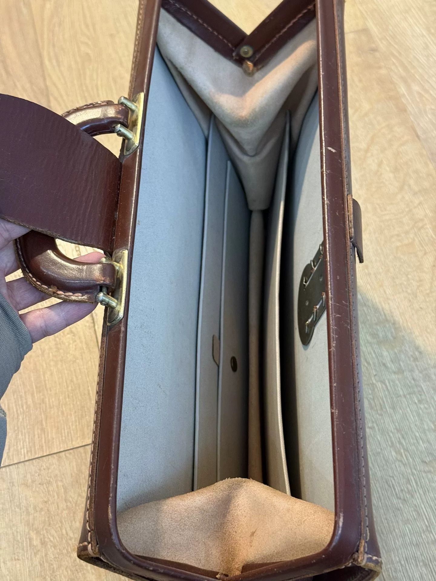 Other London Vintage British Handmade Leather Briefcase Size ONE SIZE - 8 Thumbnail