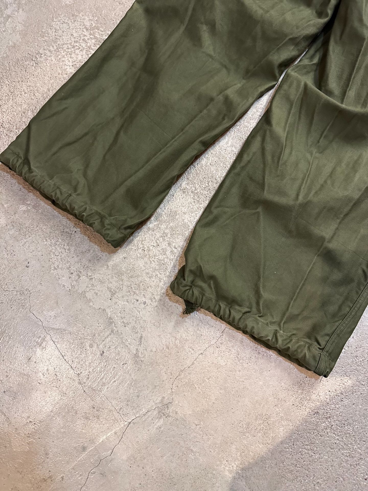 Vintage Vintage 50s US M51 Baggy Cargo Pants Size US 31 - 7 Thumbnail