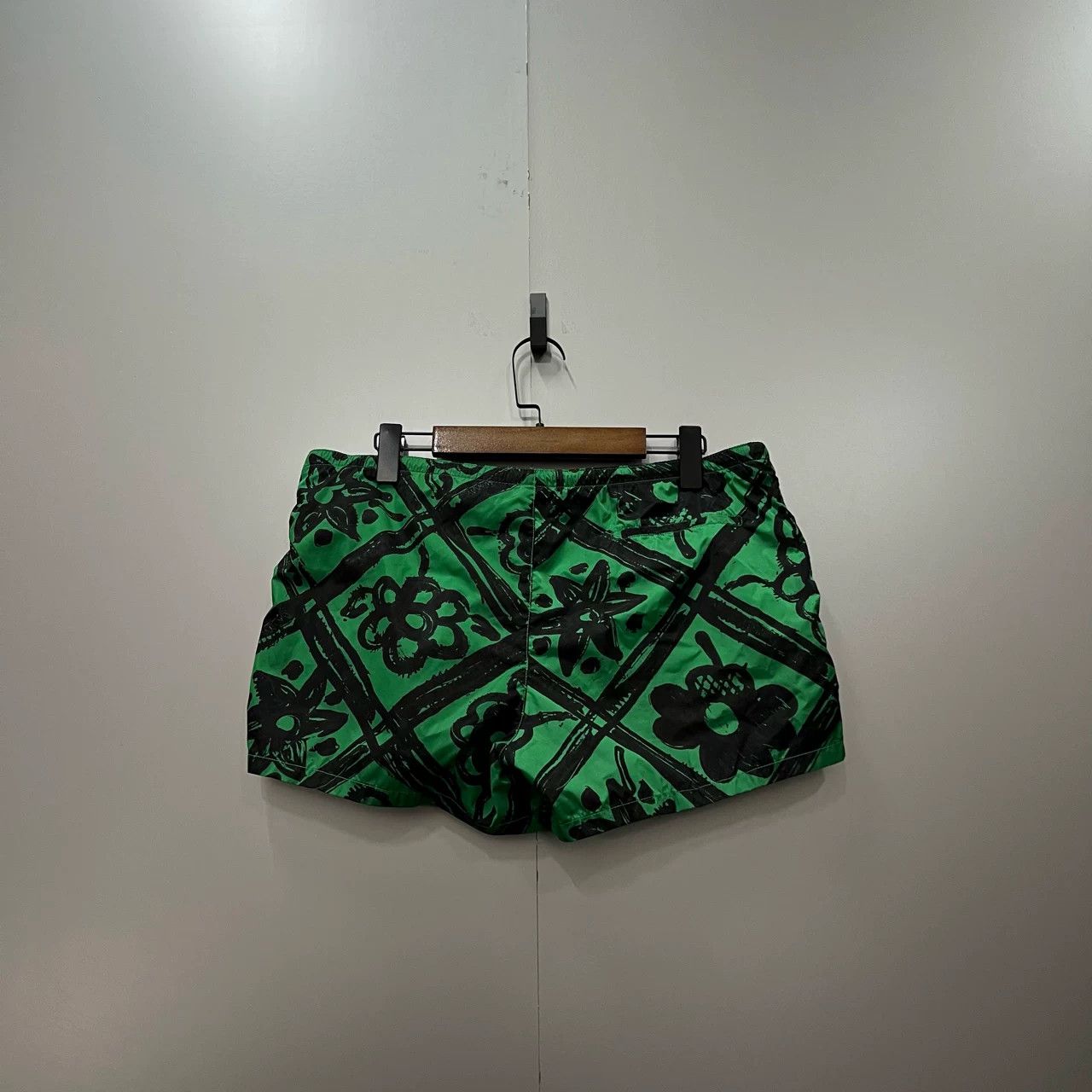 Prada PRADA Floral Colorblock Shorts Size 42" / US 20 - 2 Thumbnail