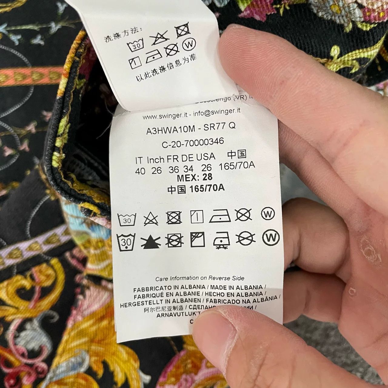 Versace VERSACE Floral Denim Shorts Size 27" / US 4 / IT 40 - 5 Thumbnail