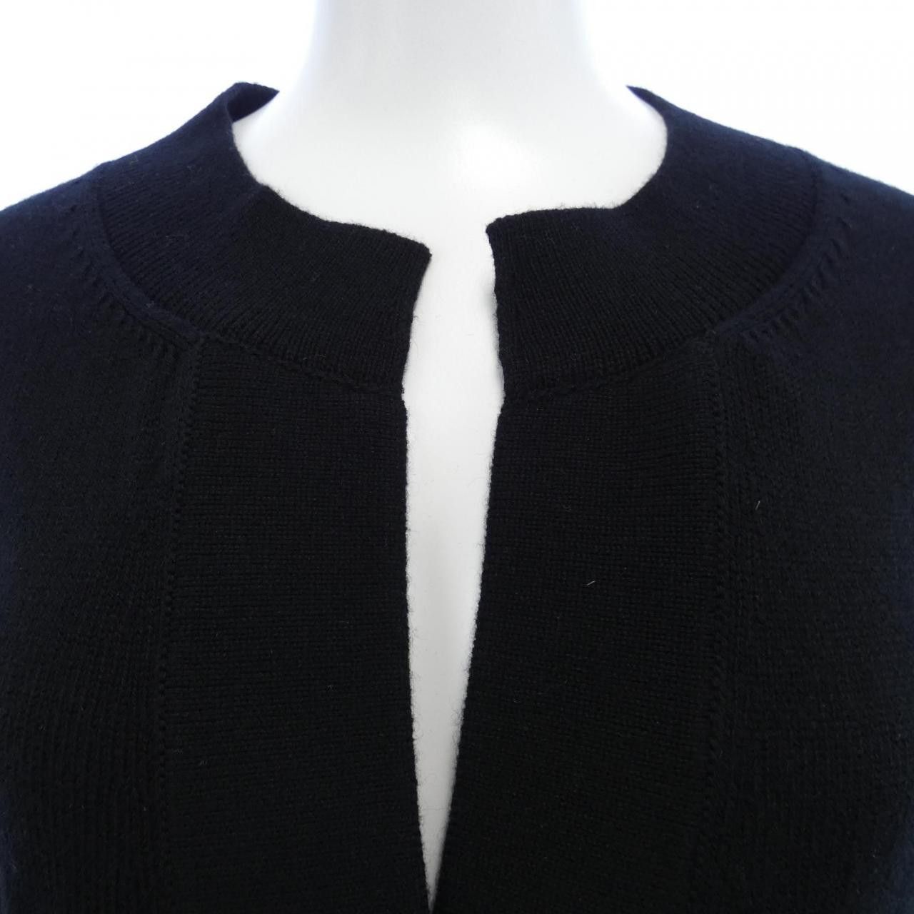 Chanel Chanel Chanel 100 Percent Cashmere Cardigan Textile Tops P72975K10512 DUTY FREE for USA Size ONE SIZE - 6 Thumbnail