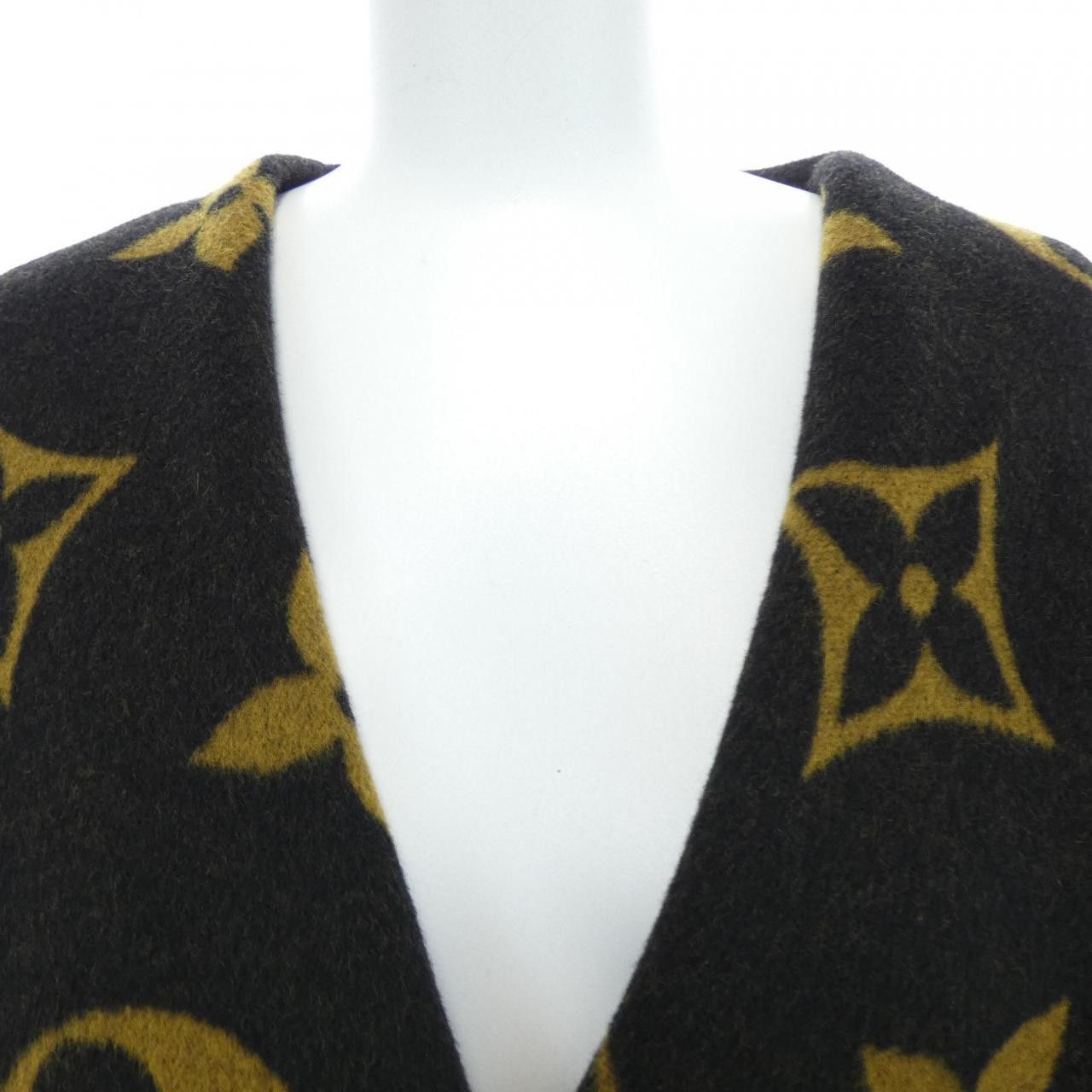Louis Vuitton Louis Vuitton Louis Vuitton Wrap Coat Wool Coat Textile Outerwear FHCO43NUV DUTY FREE for USA Size ONE SIZE - 5 Thumbnail