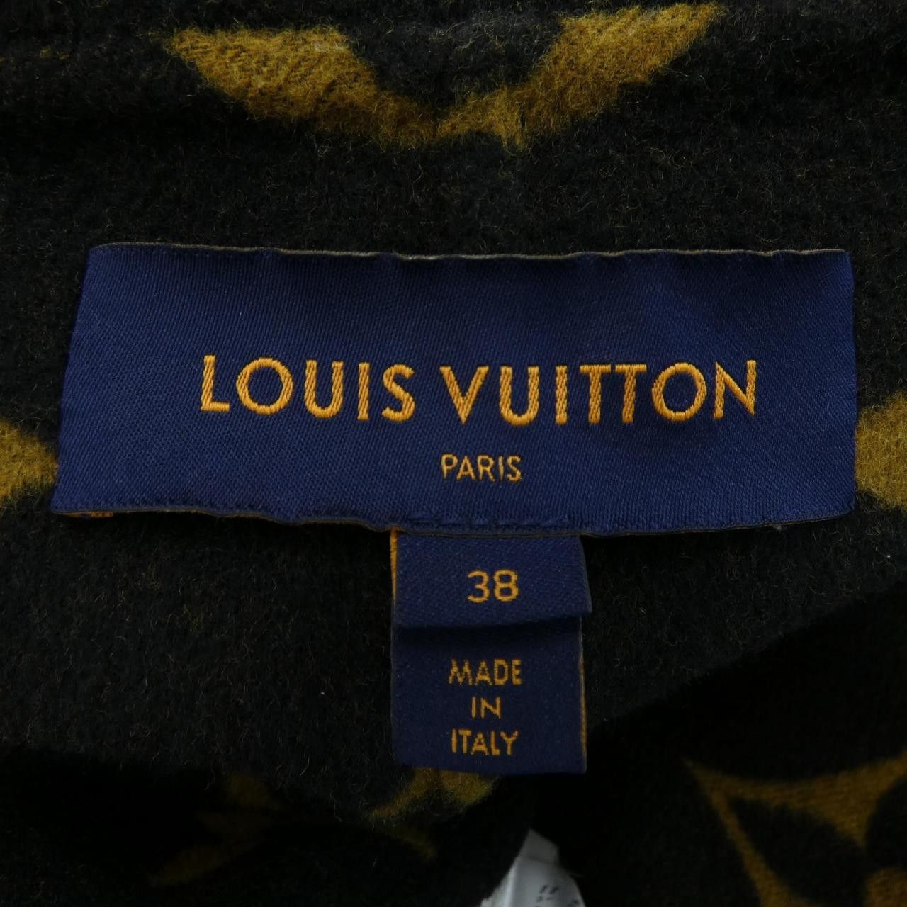 Louis Vuitton Louis Vuitton Louis Vuitton Wrap Coat Wool Coat Textile Outerwear FHCO43NUV DUTY FREE for USA Size ONE SIZE - 4 Thumbnail