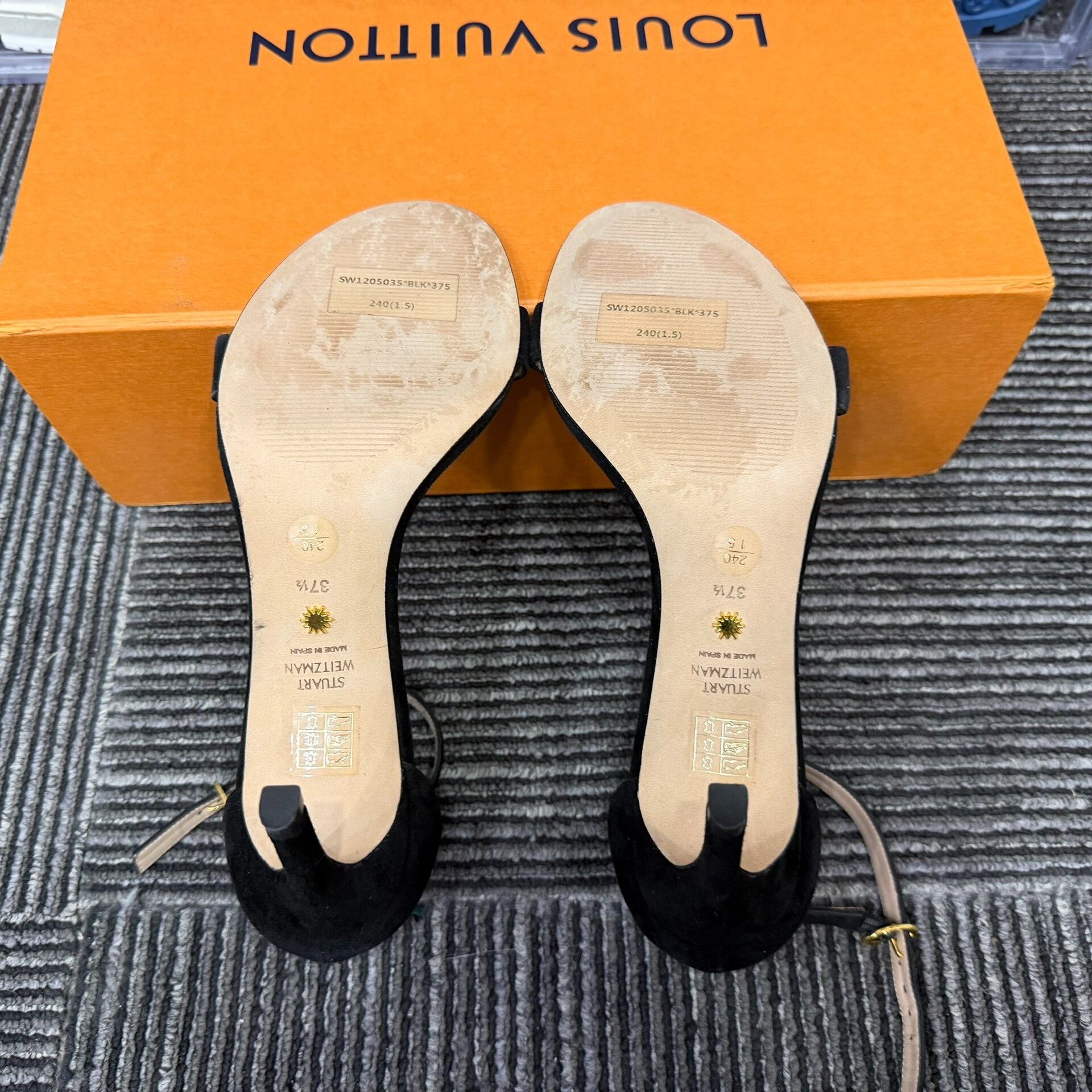 Stuart Weitzman Stuart Weitzman Black Sandals us_7 Women Size US 7 / IT 37 - 4 Thumbnail