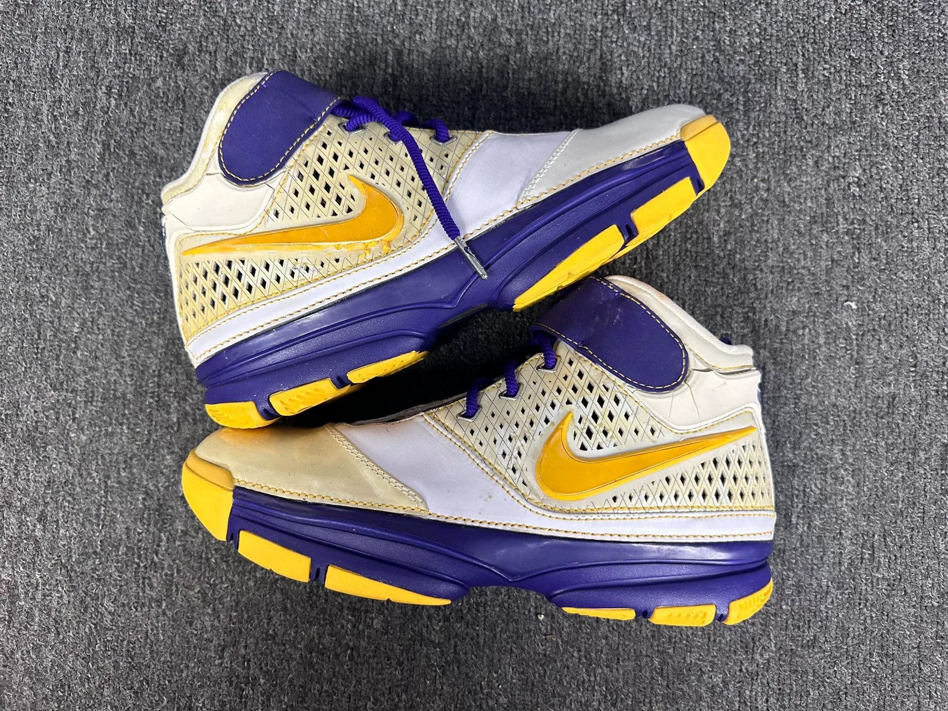 Nike Nike KOBE Purple Lowtop Sneakers 9 Men Size US 9 / EU 42 - 2 Thumbnail