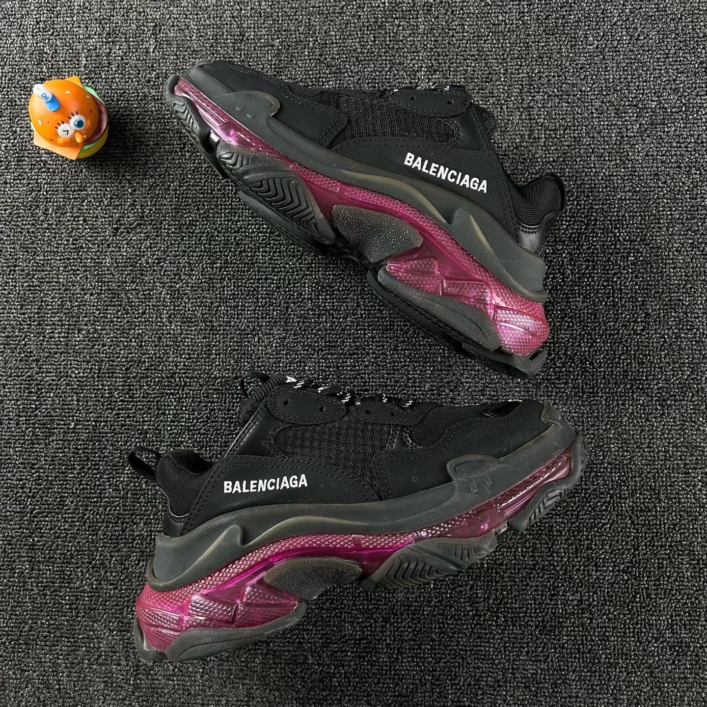 Balenciaga Balenciaga Triple S Sneakers in Black and Pink Size US 7 / IT 37 - 4 Thumbnail