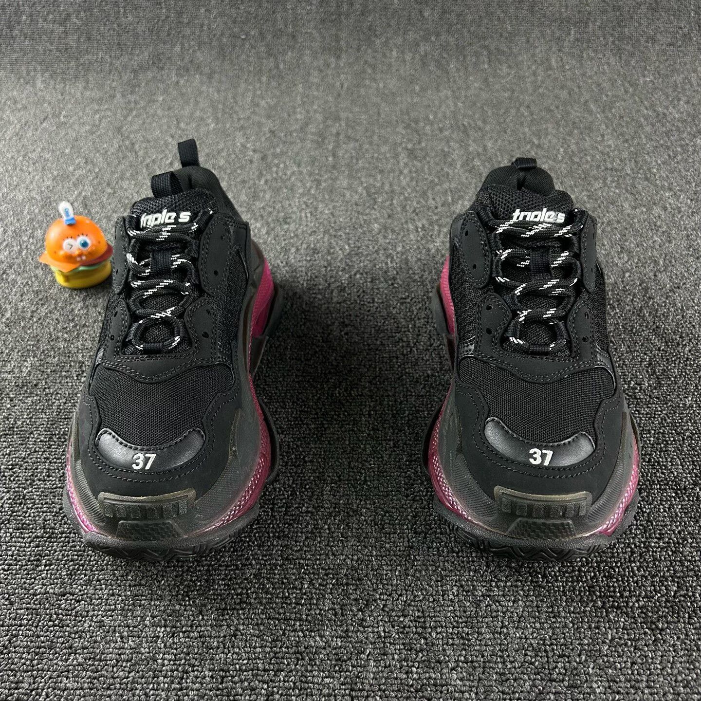 Balenciaga Balenciaga Triple S Sneakers in Black and Pink Size US 7 / IT 37 - 2 Thumbnail