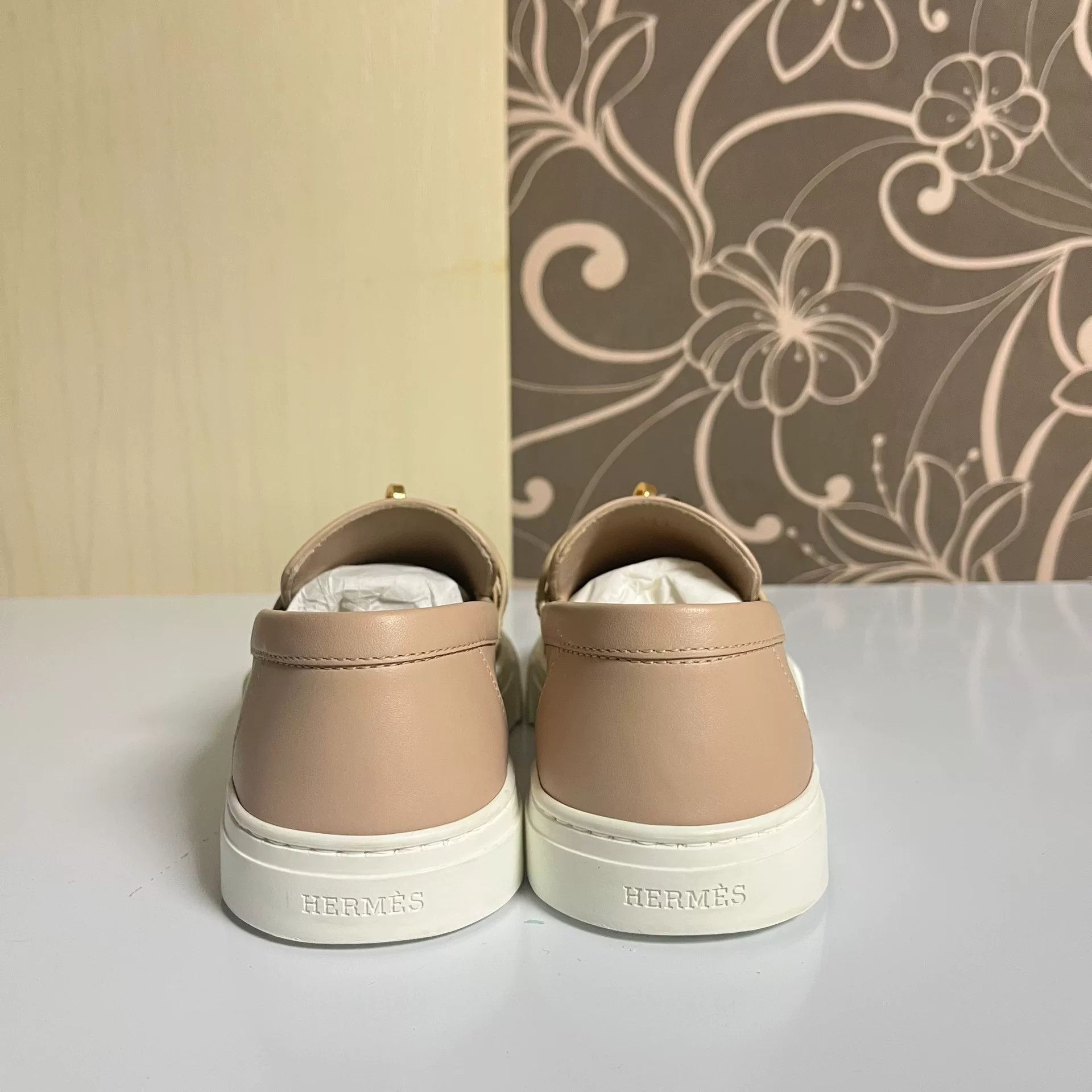 Hermes Hermes Beige Kelly Buckle Sneakers Size US 6 / IT 36 - 3 Thumbnail