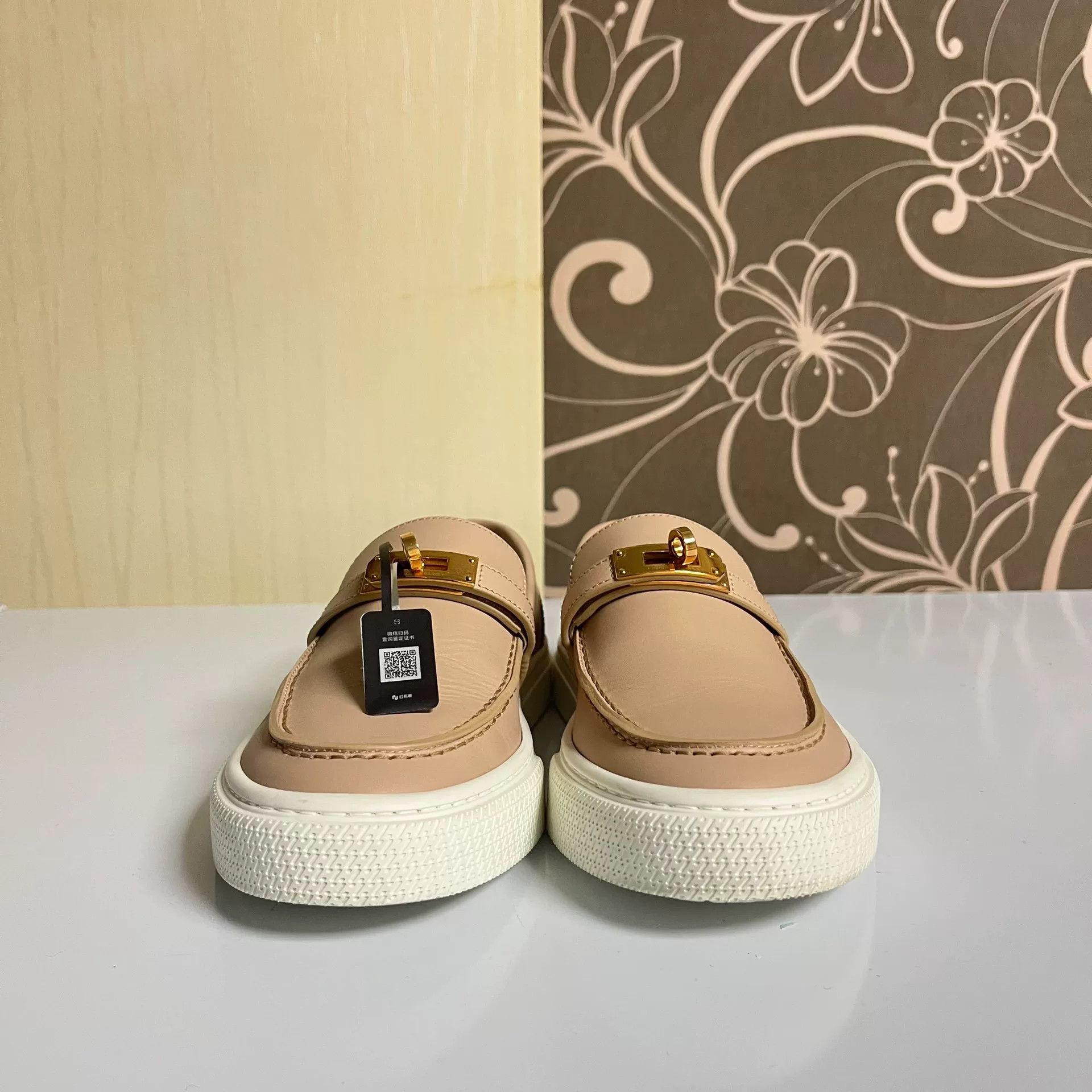 Hermes Hermes Beige Kelly Buckle Sneakers Size US 6 / IT 36 - 2 Thumbnail