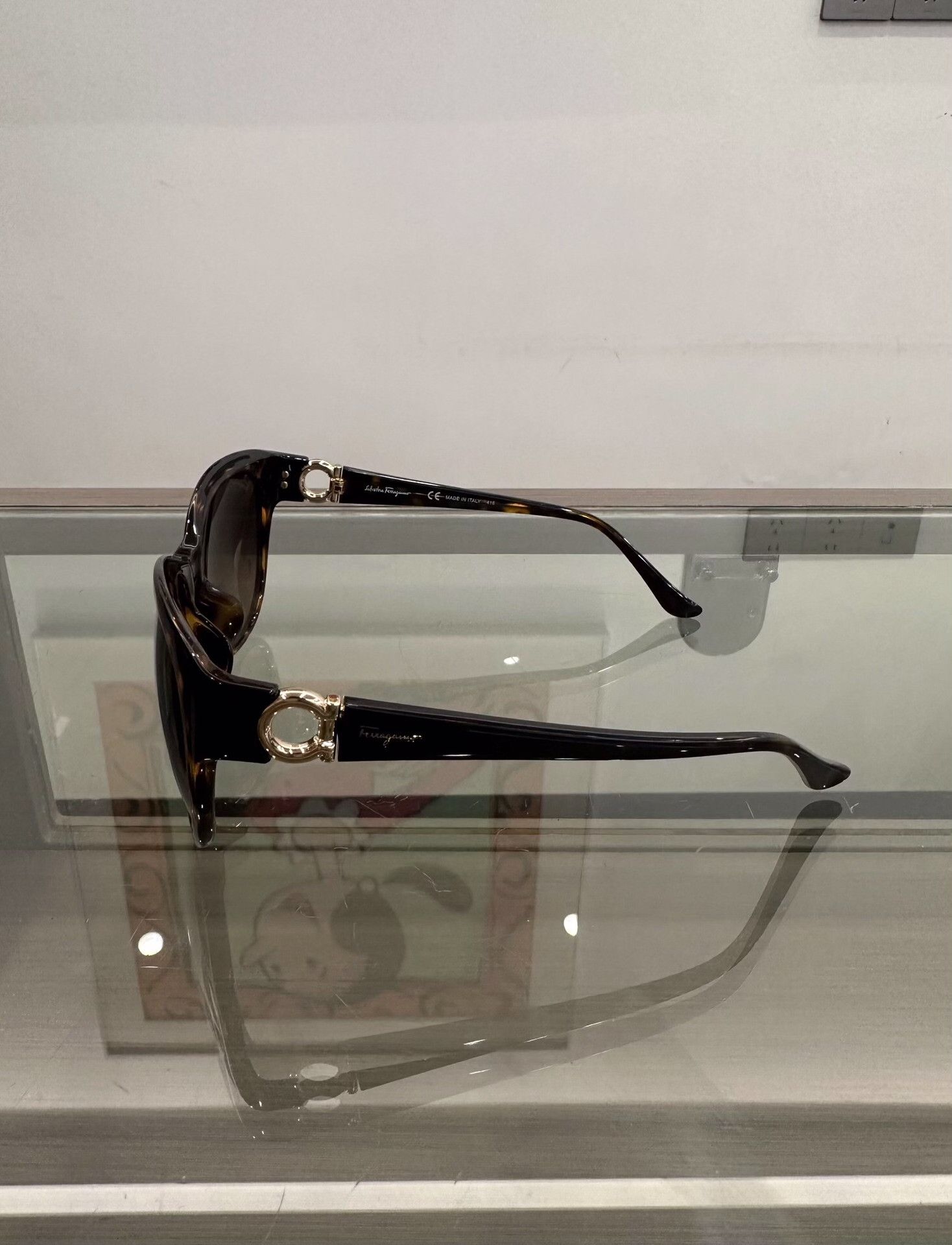Salvatore Ferragamo Ferragamo Amber Side Metal Logo Sunglasses Size ONE SIZE - 4 Thumbnail