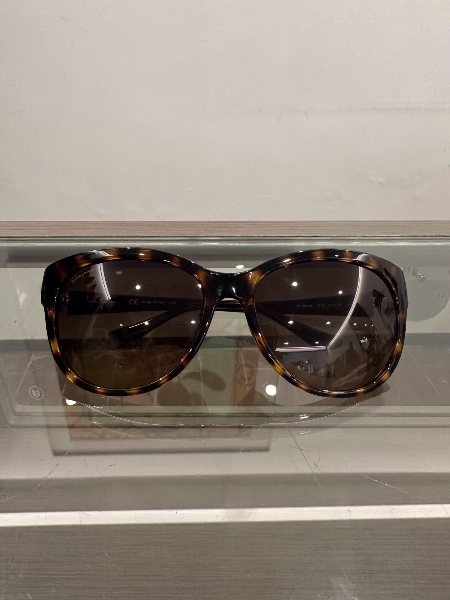 Salvatore Ferragamo Ferragamo Amber Side Metal Logo Sunglasses Size ONE SIZE - 2 Thumbnail